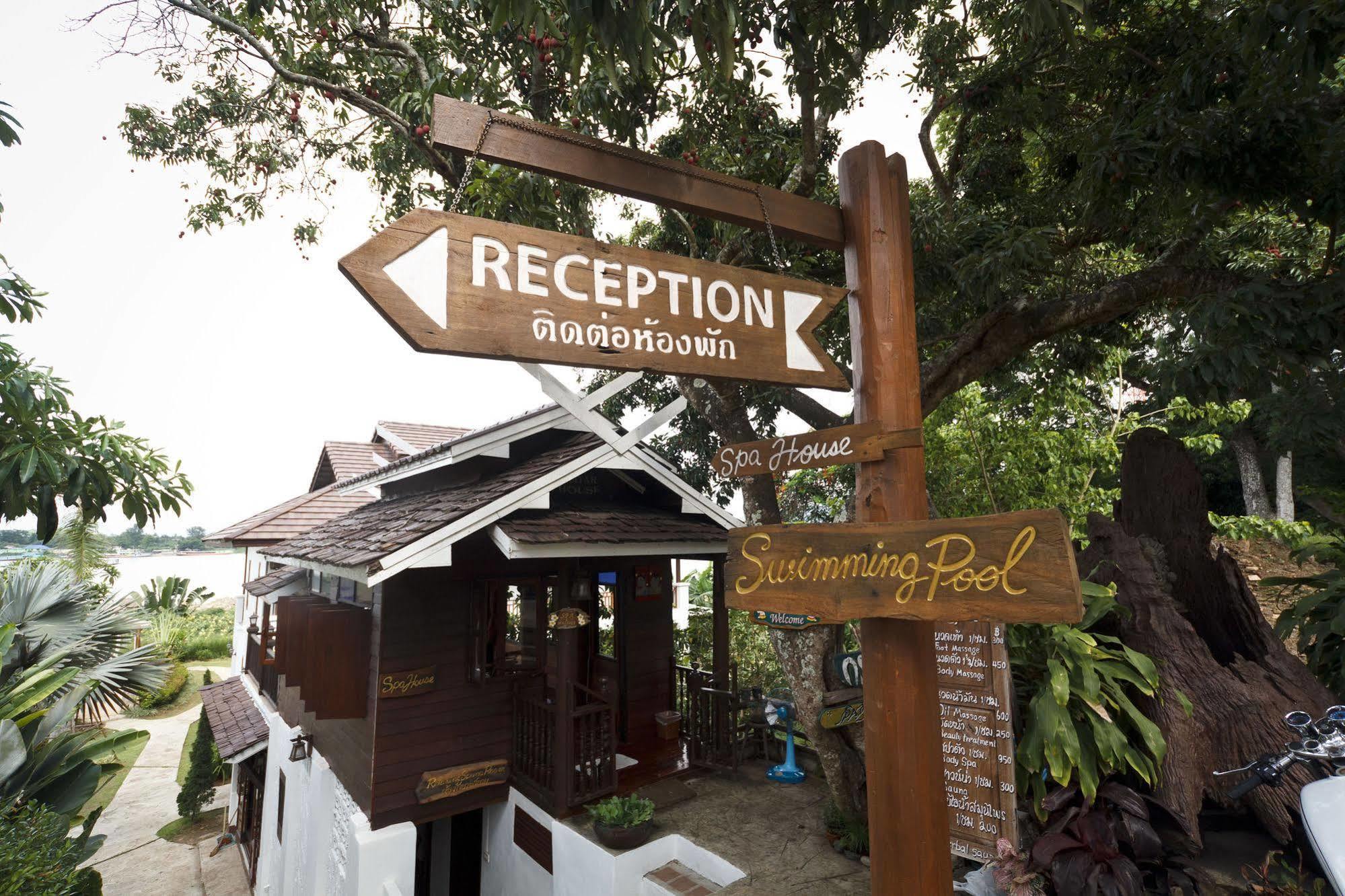Gin'S Maekhong View Hotel Chiang Saen Ngoại thất bức ảnh