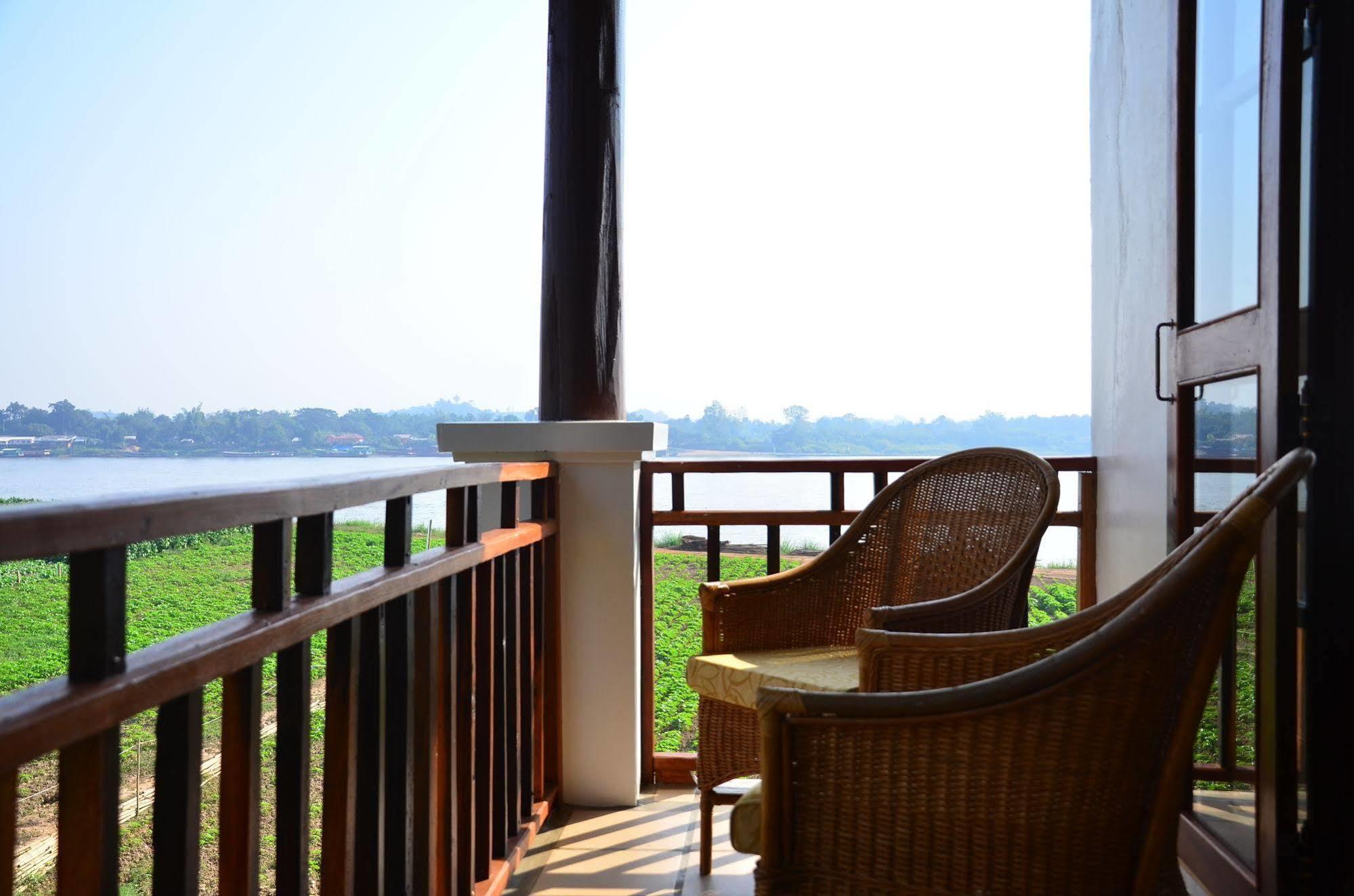 Gin'S Maekhong View Hotel Chiang Saen Ngoại thất bức ảnh